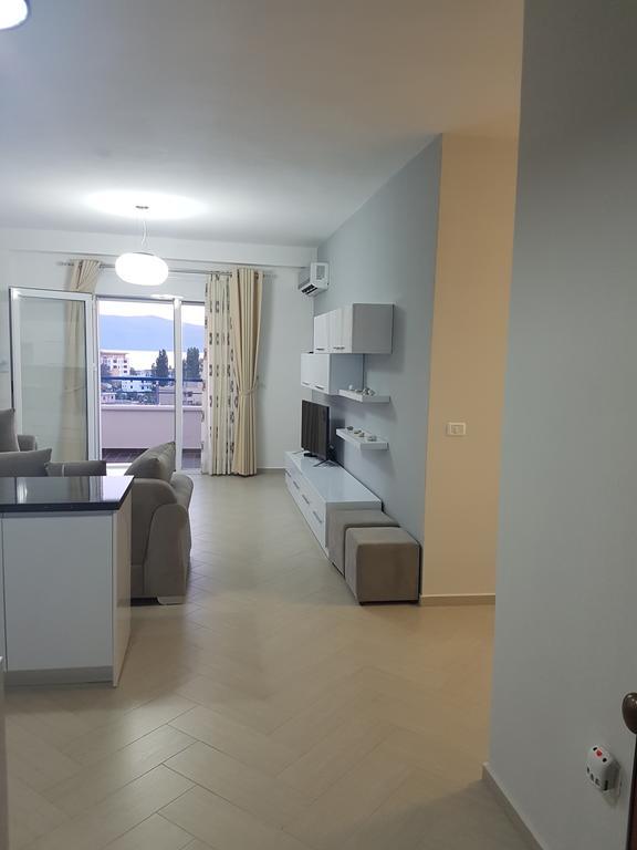 Modern Cozy Apartment Seaview Vlorë Buitenkant foto