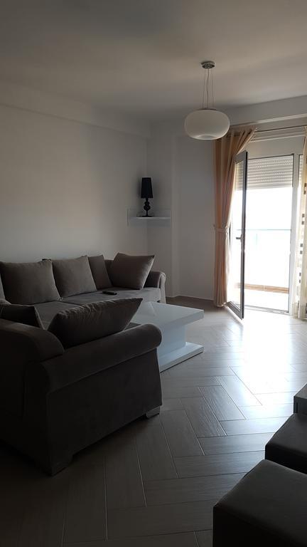 Modern Cozy Apartment Seaview Vlorë Buitenkant foto